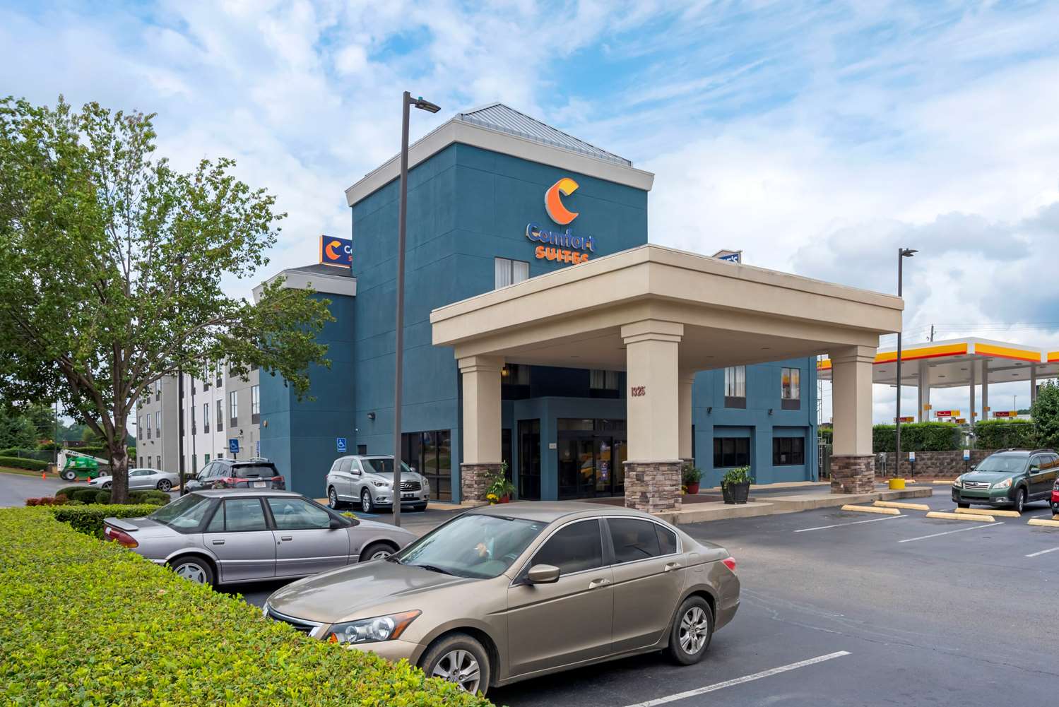 Comfort Suites Fultondale I-65 near I-22 33/35