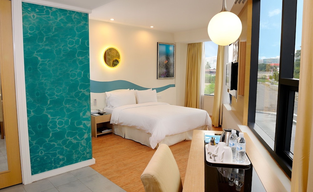 OCEANIA HOTEL 33/51