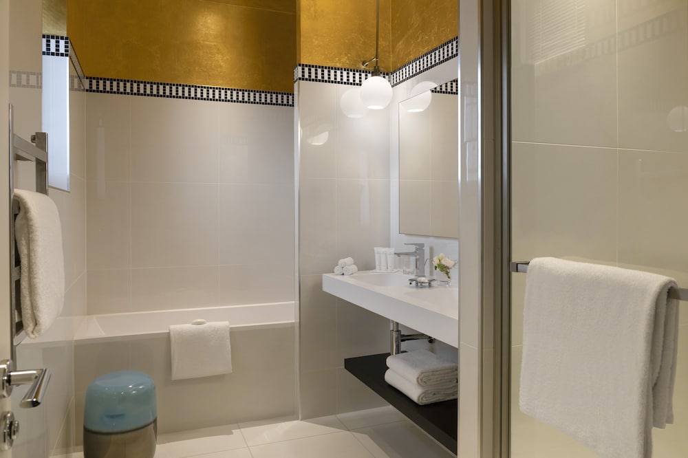 HOTEL BARRIERE LE WESTMINSTER 19/63