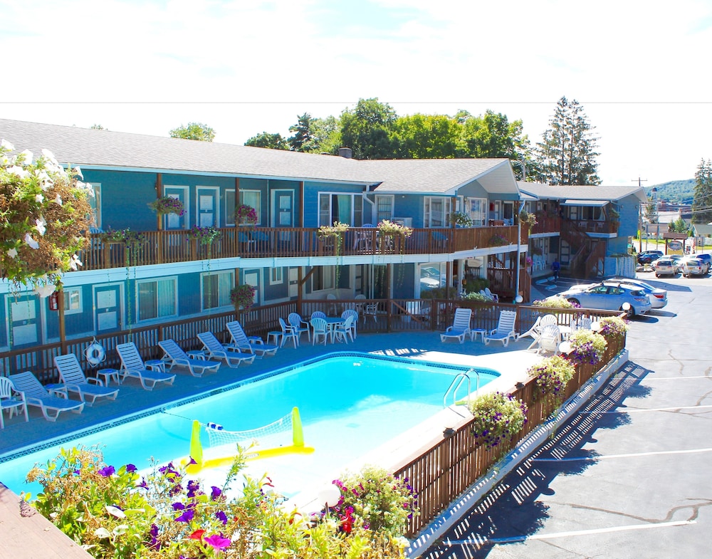 Lake Haven Motel 8/64