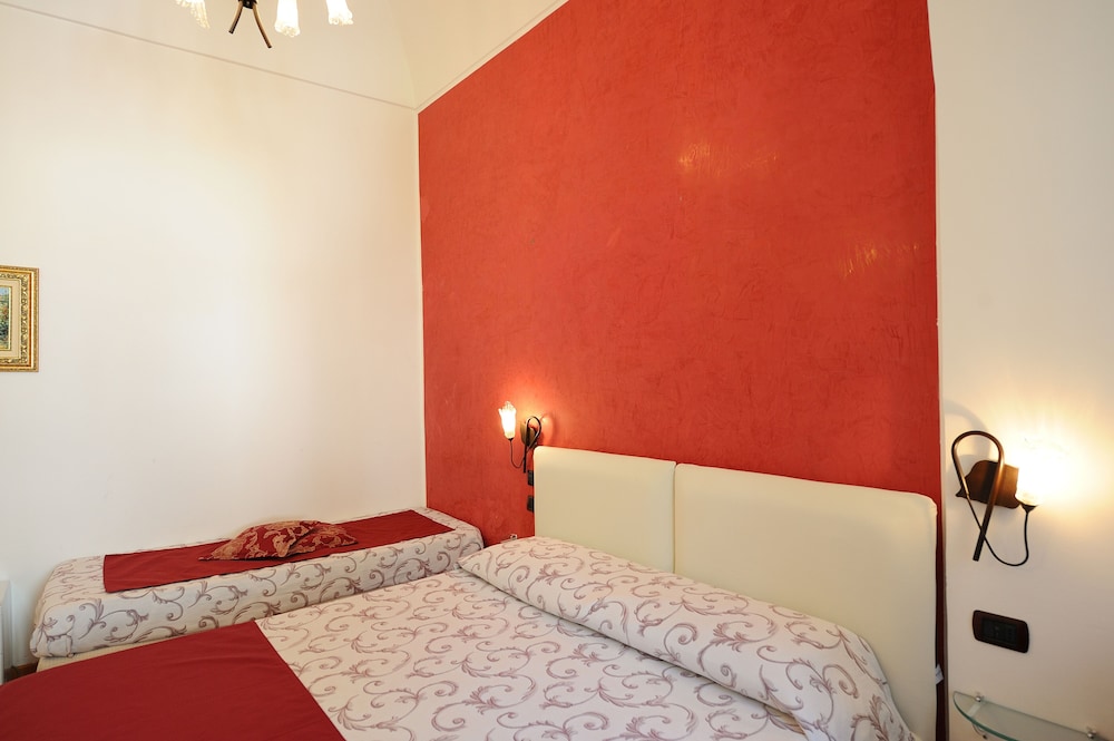 Hotel Villa Annalara 25/77