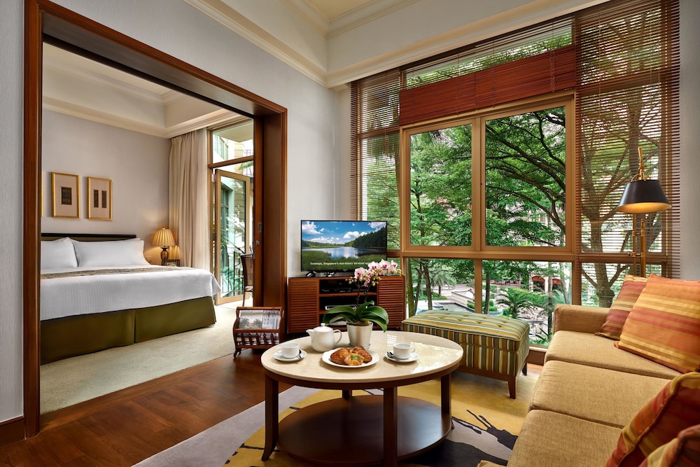 TREETOPS EXECUTIVE RESIDENCES 36/71