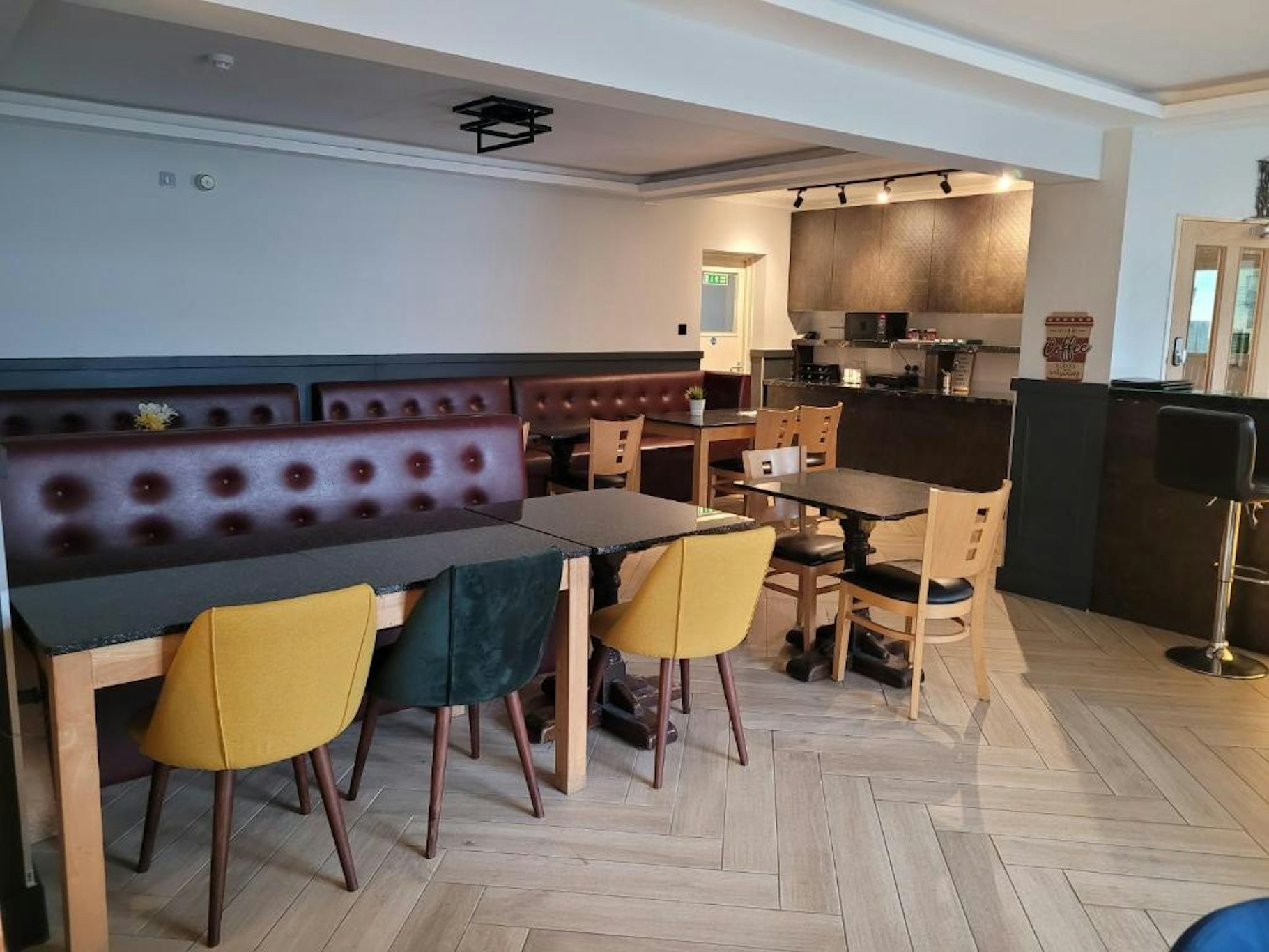 Gatwick Whitehouse Hotel 49/63