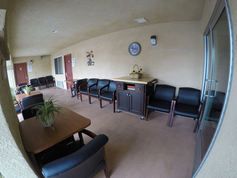 Loma Linda Inn. 34/54