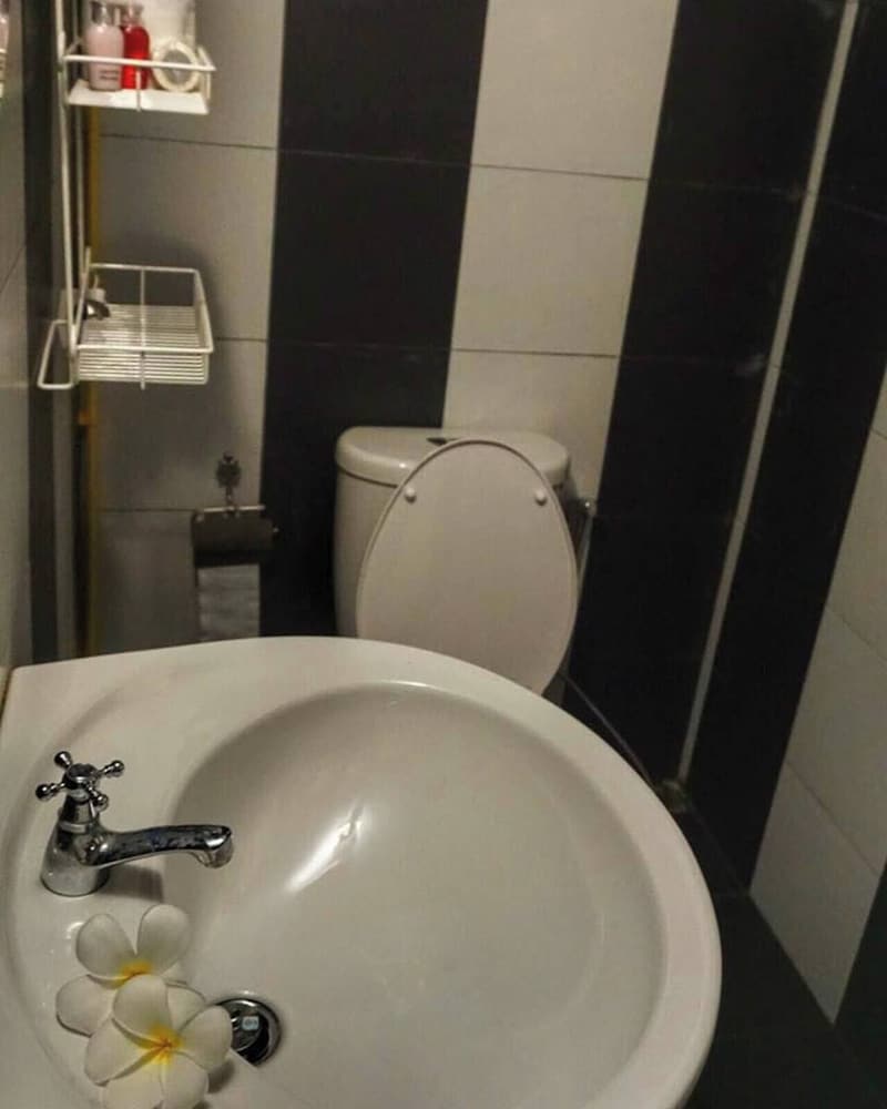 Baan Bua Talay 64/65