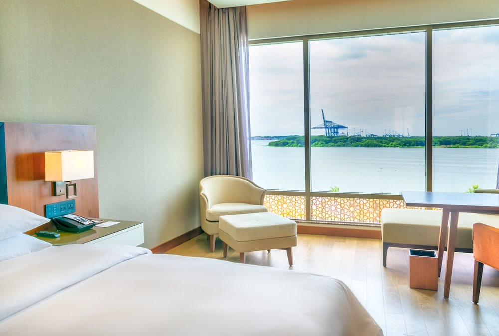 GRAND HYATT KOCHI BOLGATTY 14/71