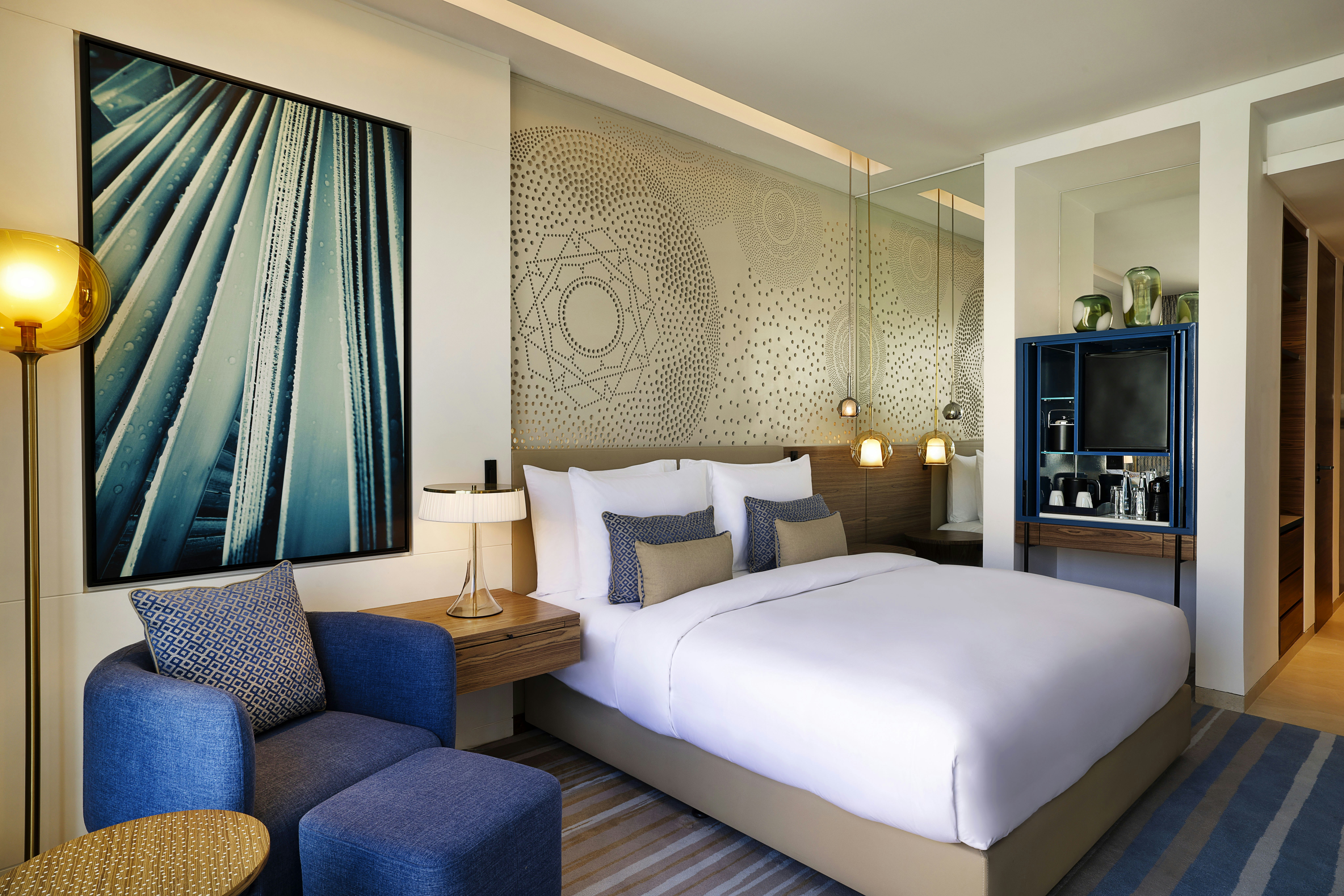 ROOM, KING BED, ACCESSIBLE