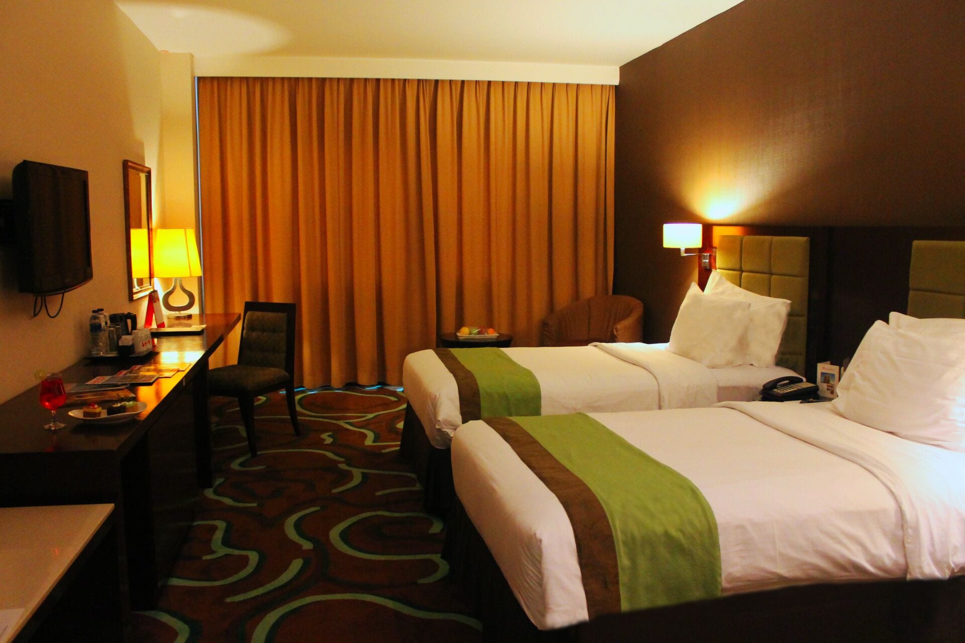 Superior, Deluxe, Twin Beds