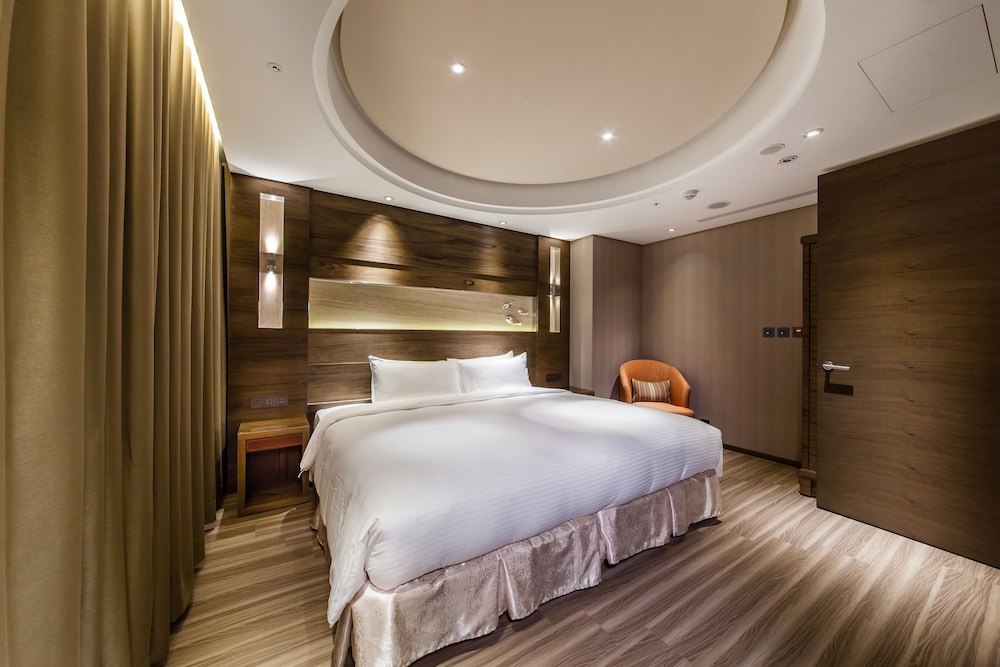 Green World Station Hotel 32/67
