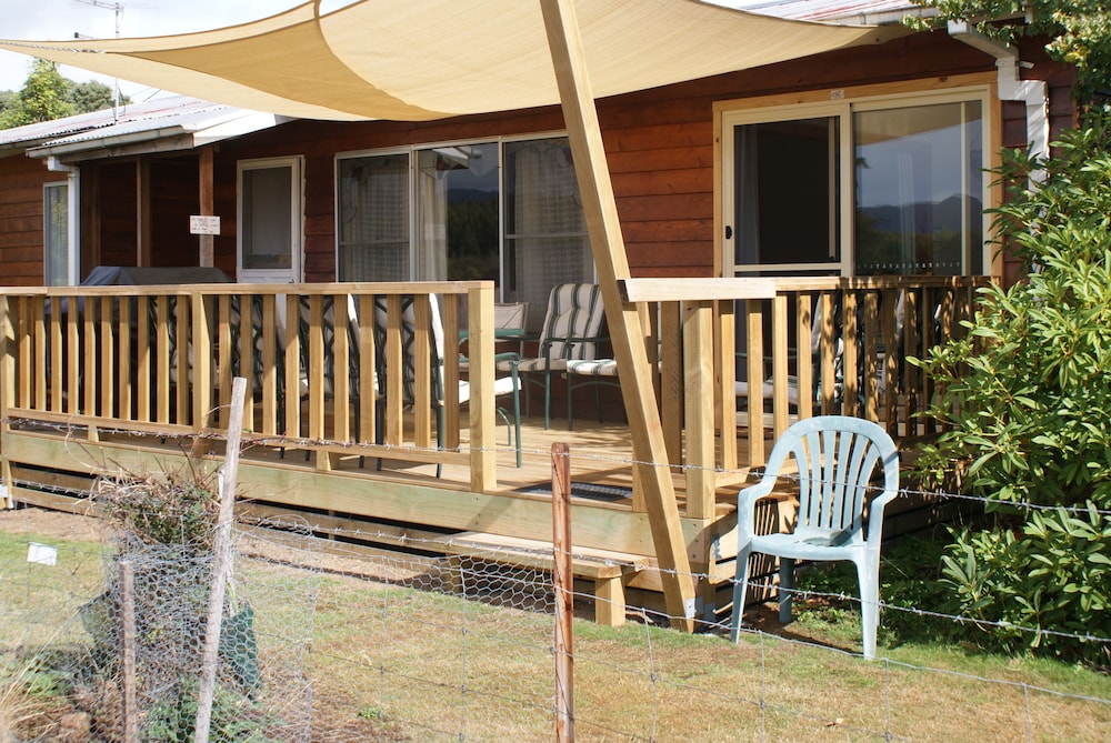 AAA GRANARY ACCOMMODATION-THE LAST RESORT 48/63