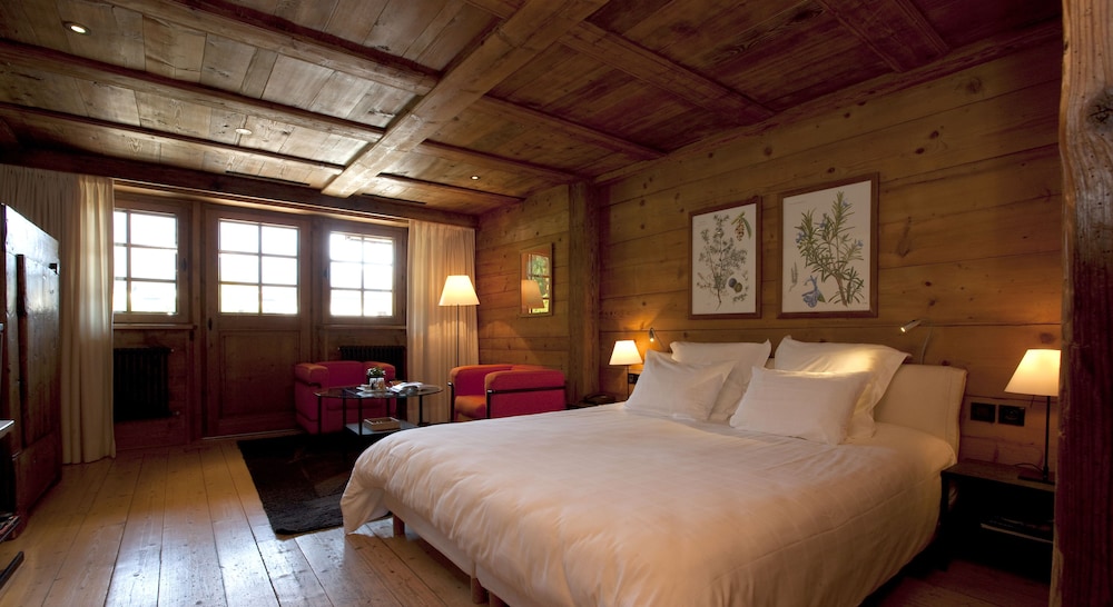 Luxury, Double Bed, Street View