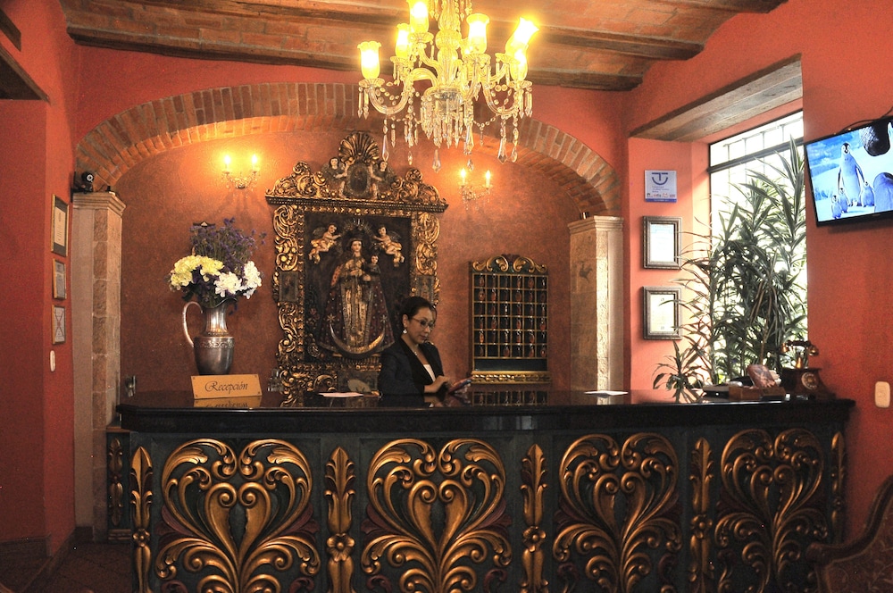 Hotel Monasterio 7/50