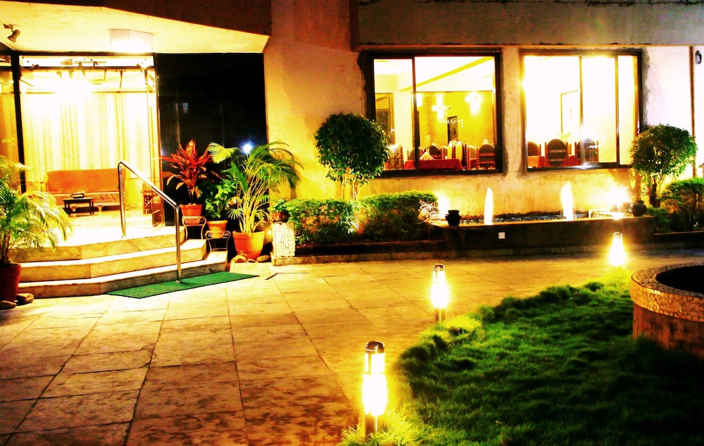 Hotel Gopika International 12/21