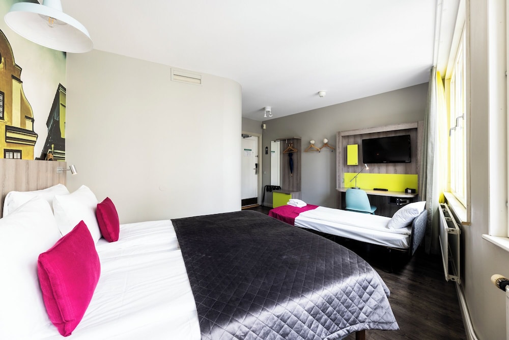 SUPERIOR, TWIN BEDS
