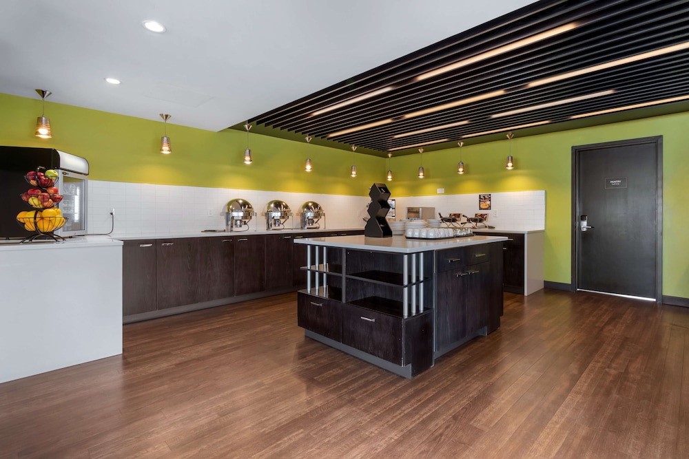 Best Western Plus East Side 9/69