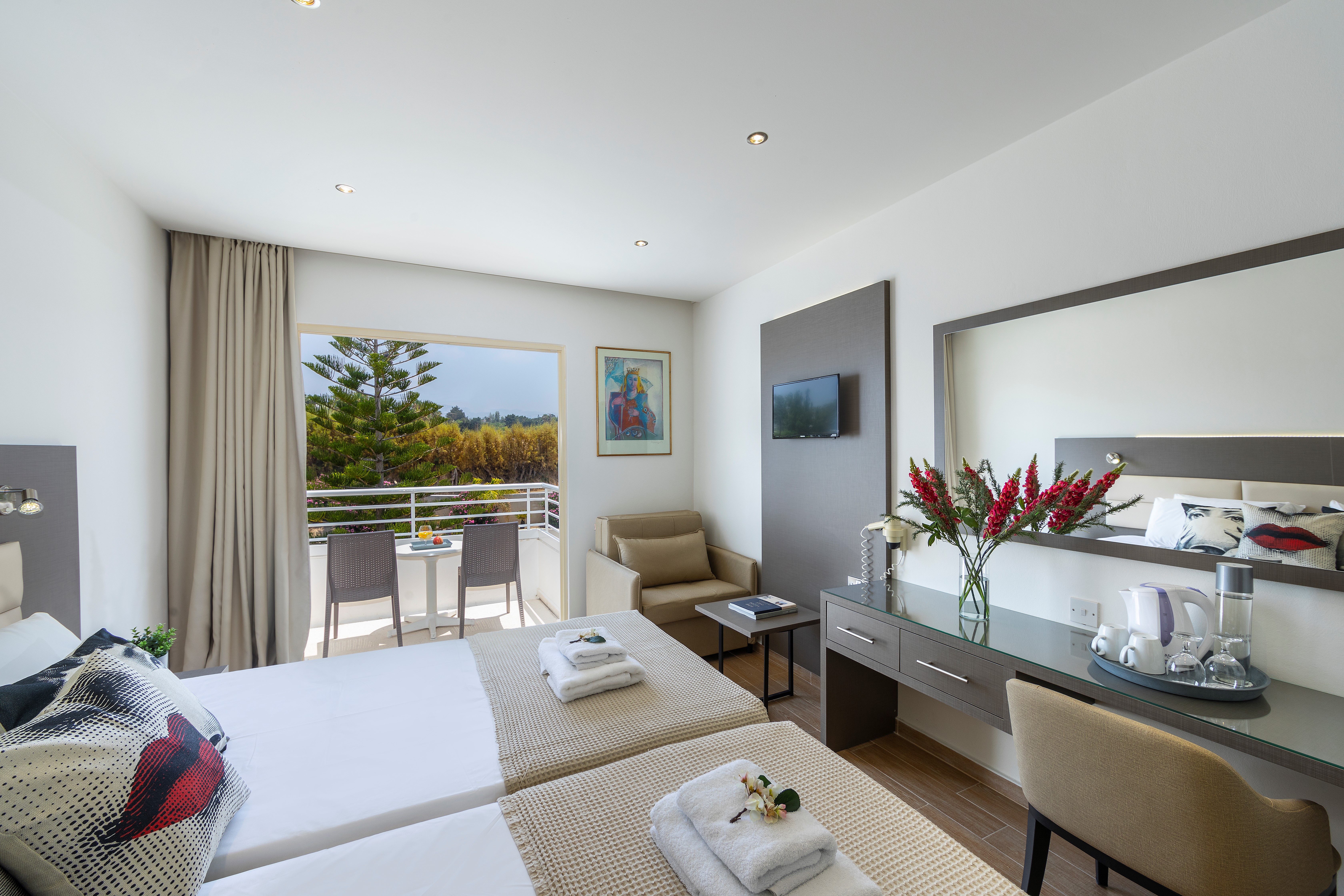 ROOM, TWIN BEDS, INLAND VIEW