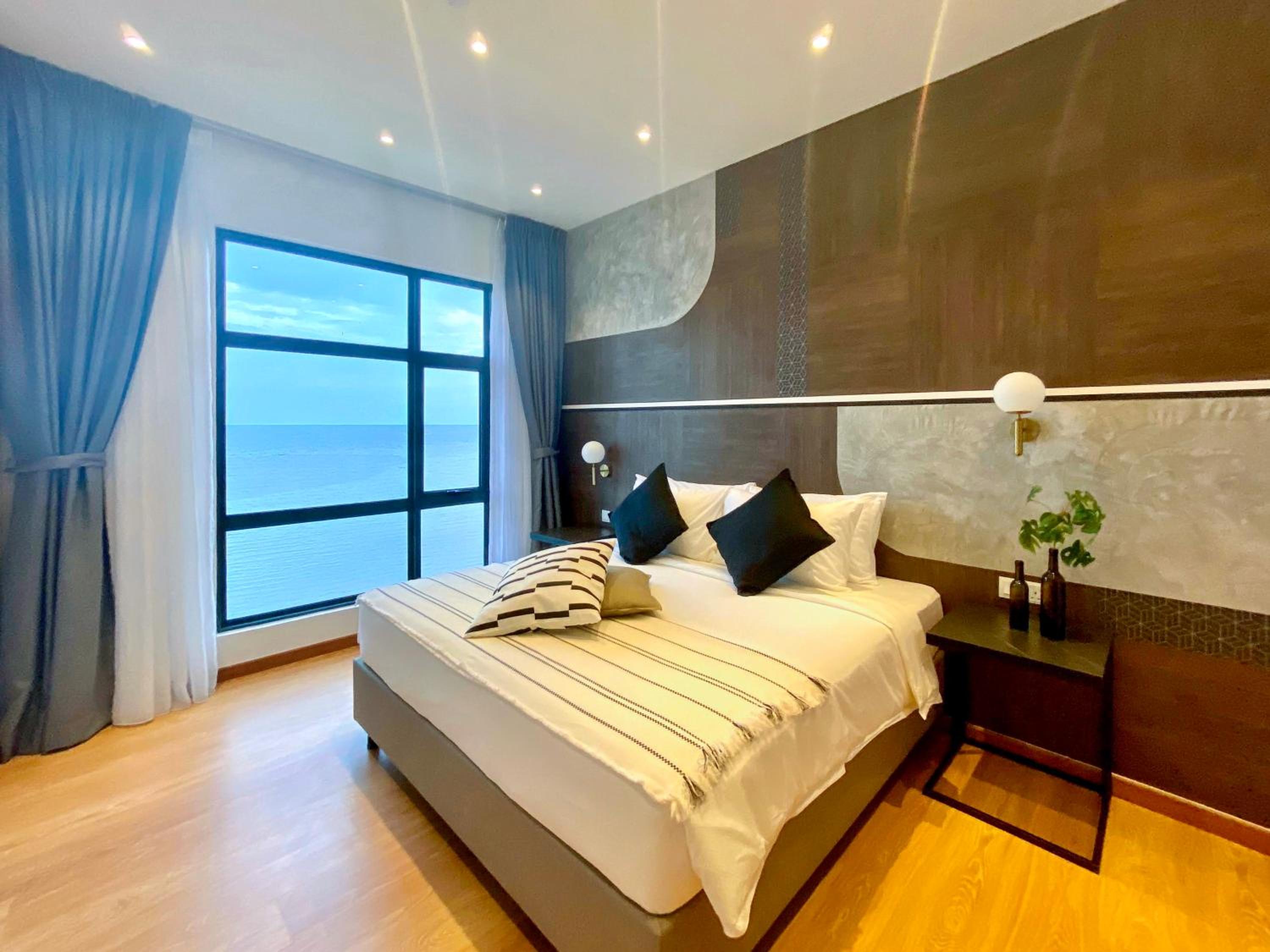 Regal, Suite, Ocean View