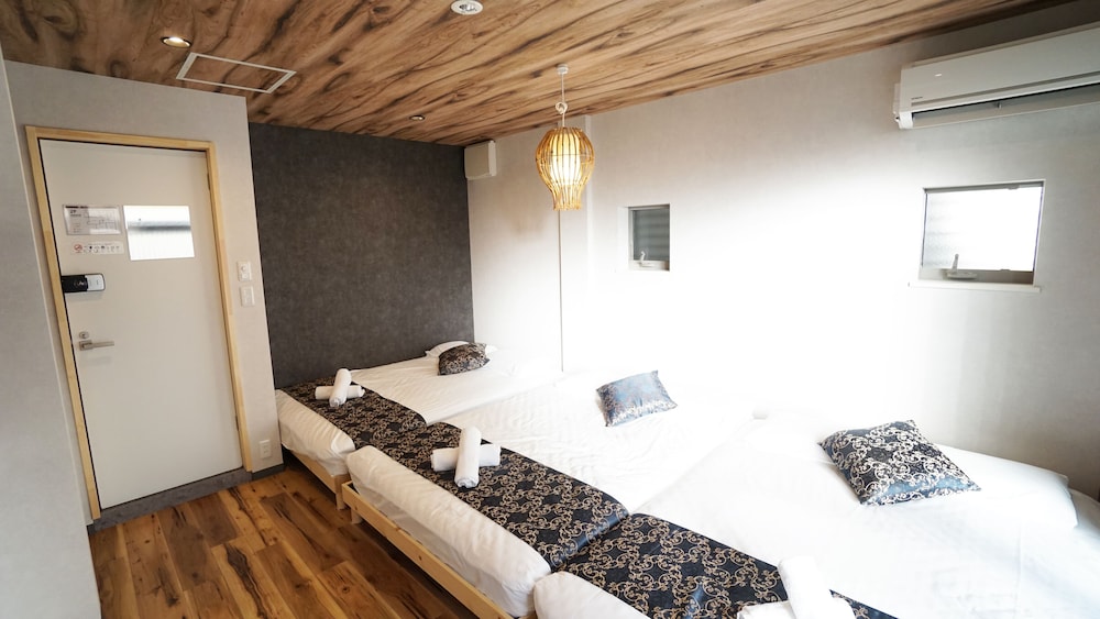 Poly Hostel Osaka 24/60