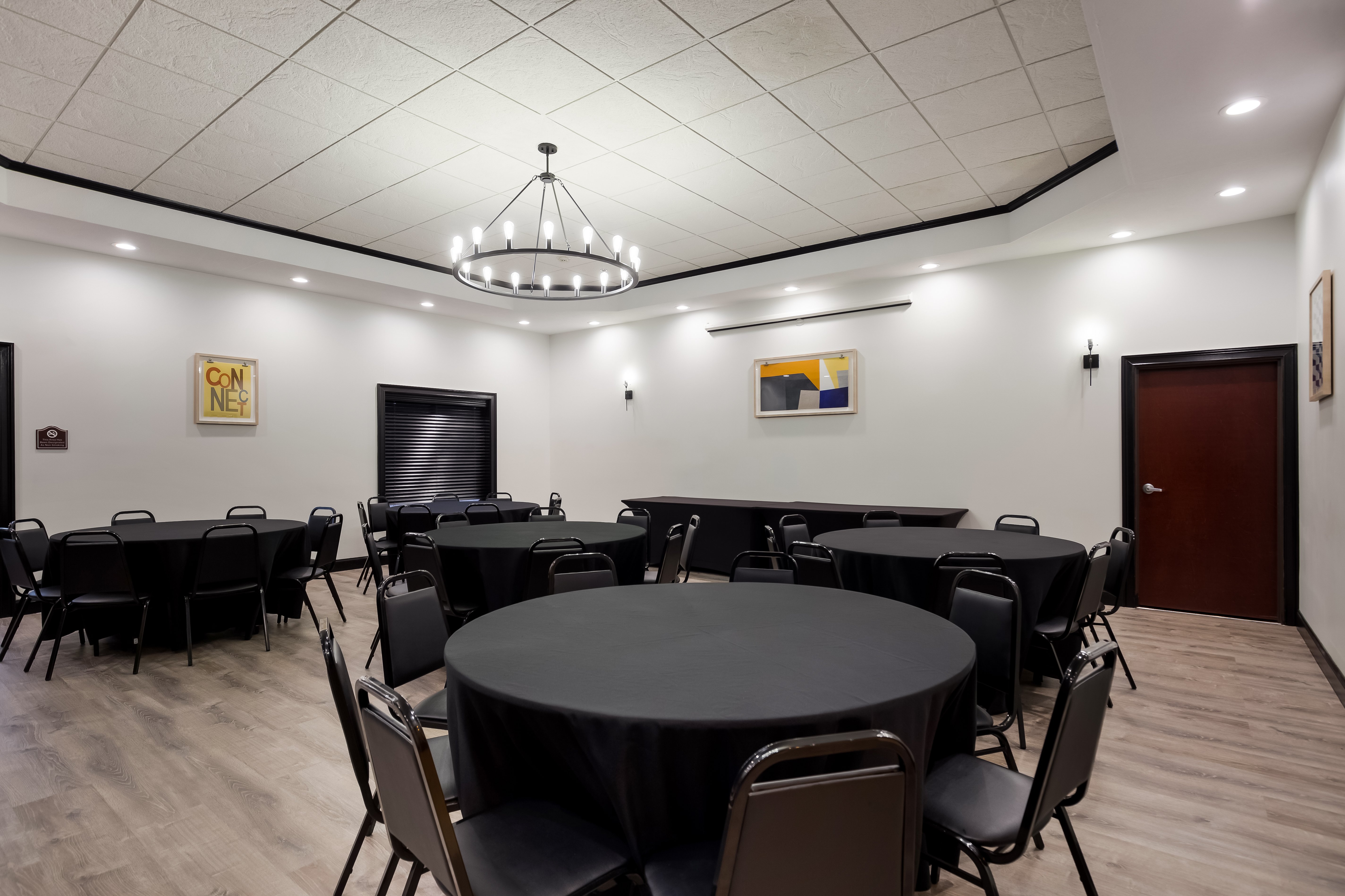 Holiday Inn Express Hotel & Suites Newton Sparta 37/44