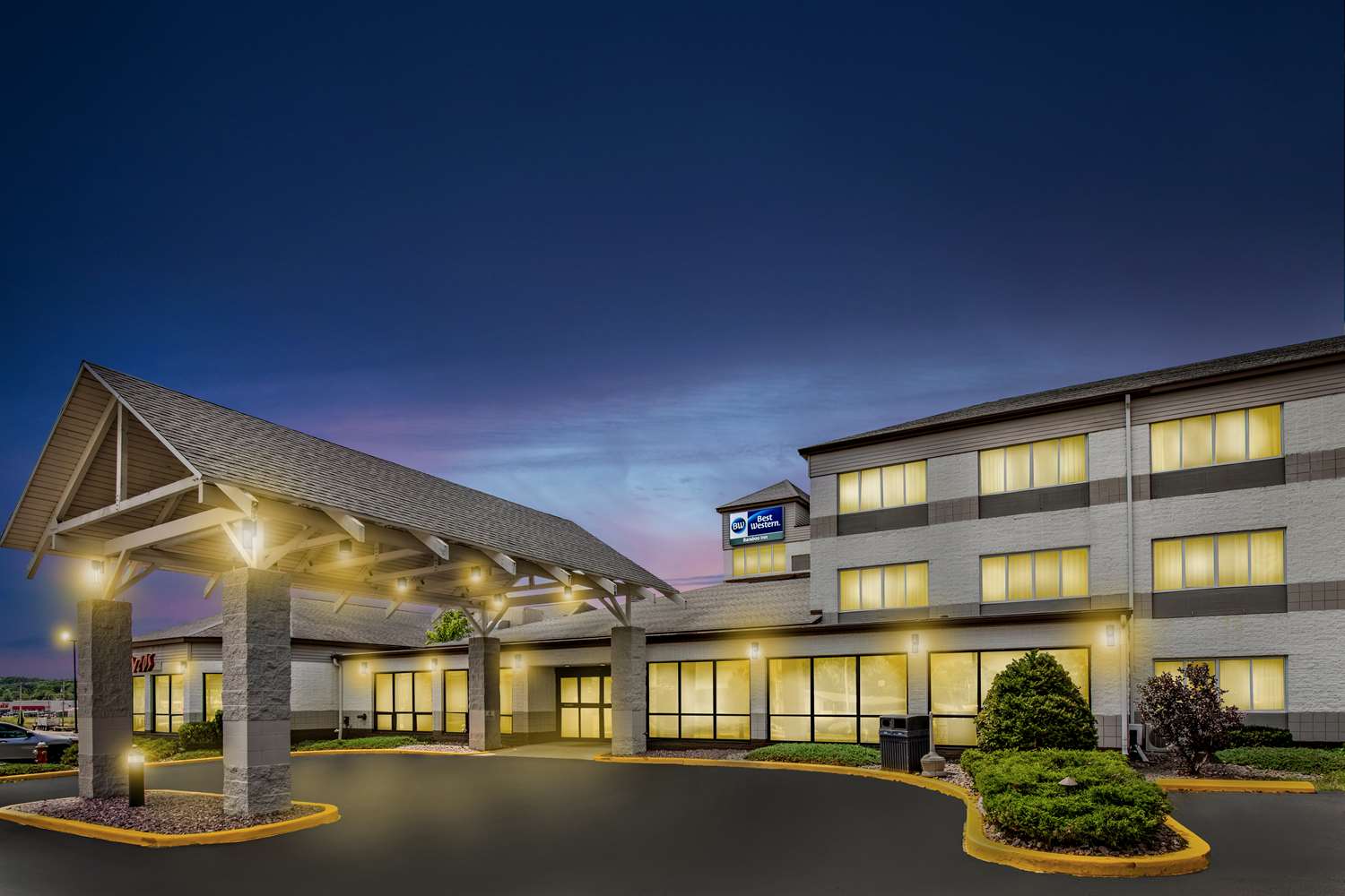Best Western Baraboo Inn 2/32