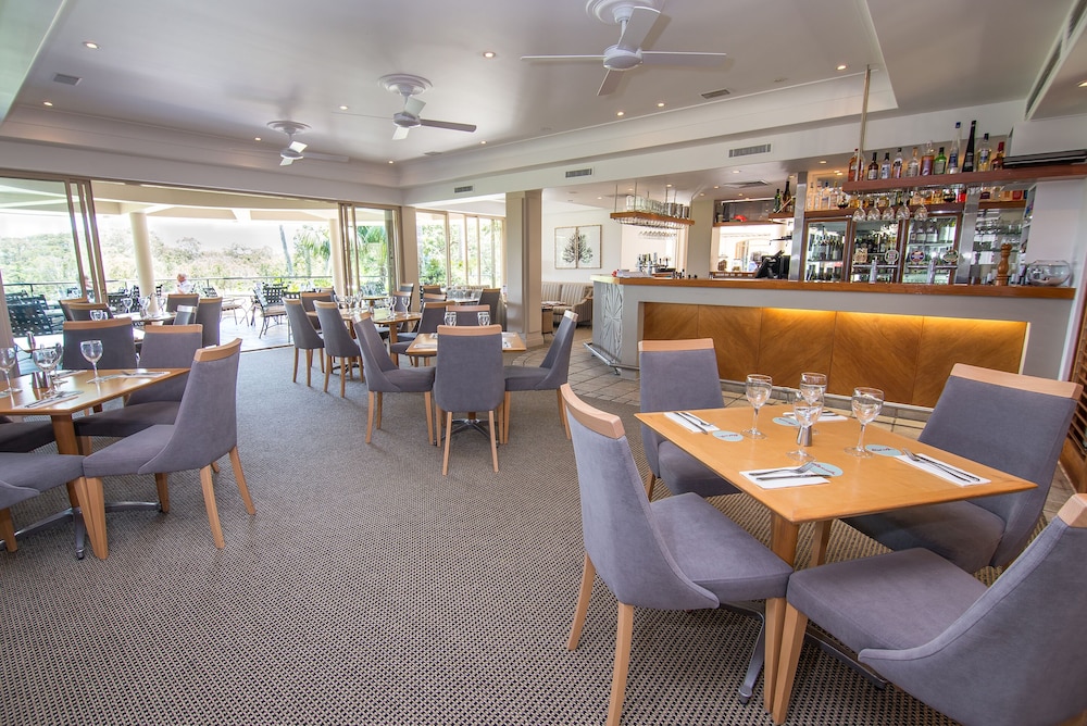 Noosa Springs Golf Resort Spa 52/65