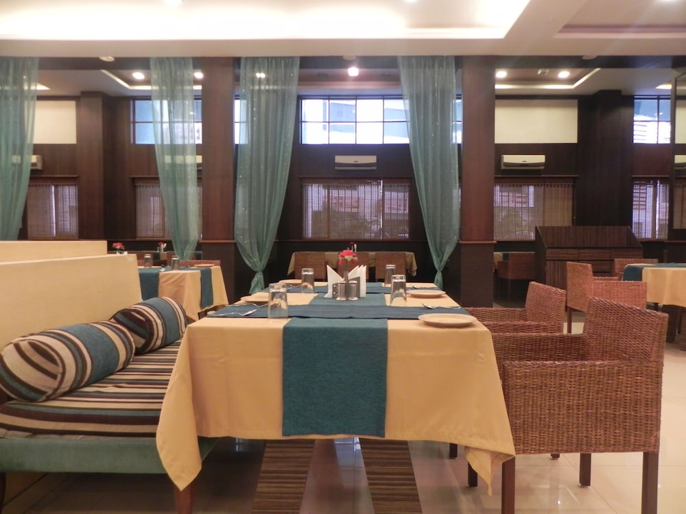 Hotel Reeva Regency 20/29