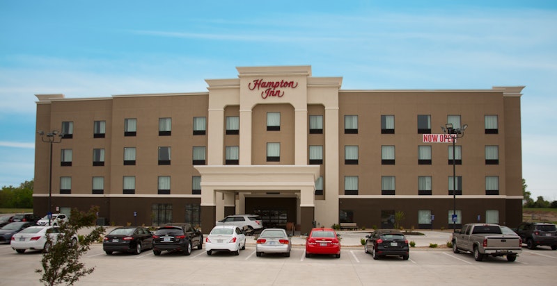 Hampton Inn McPherson KS 55/56