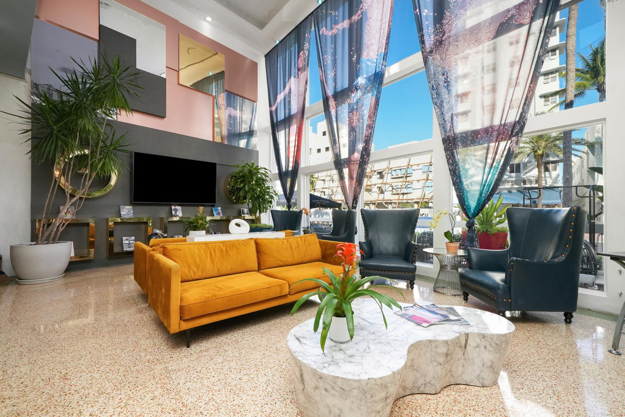 Catalina Hotel & Beach Club 42/70