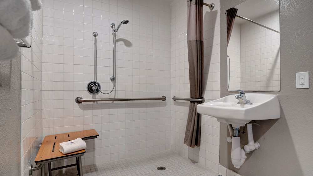 Motel6 Arcata, CA – Cal Poly Humboldt 58/60