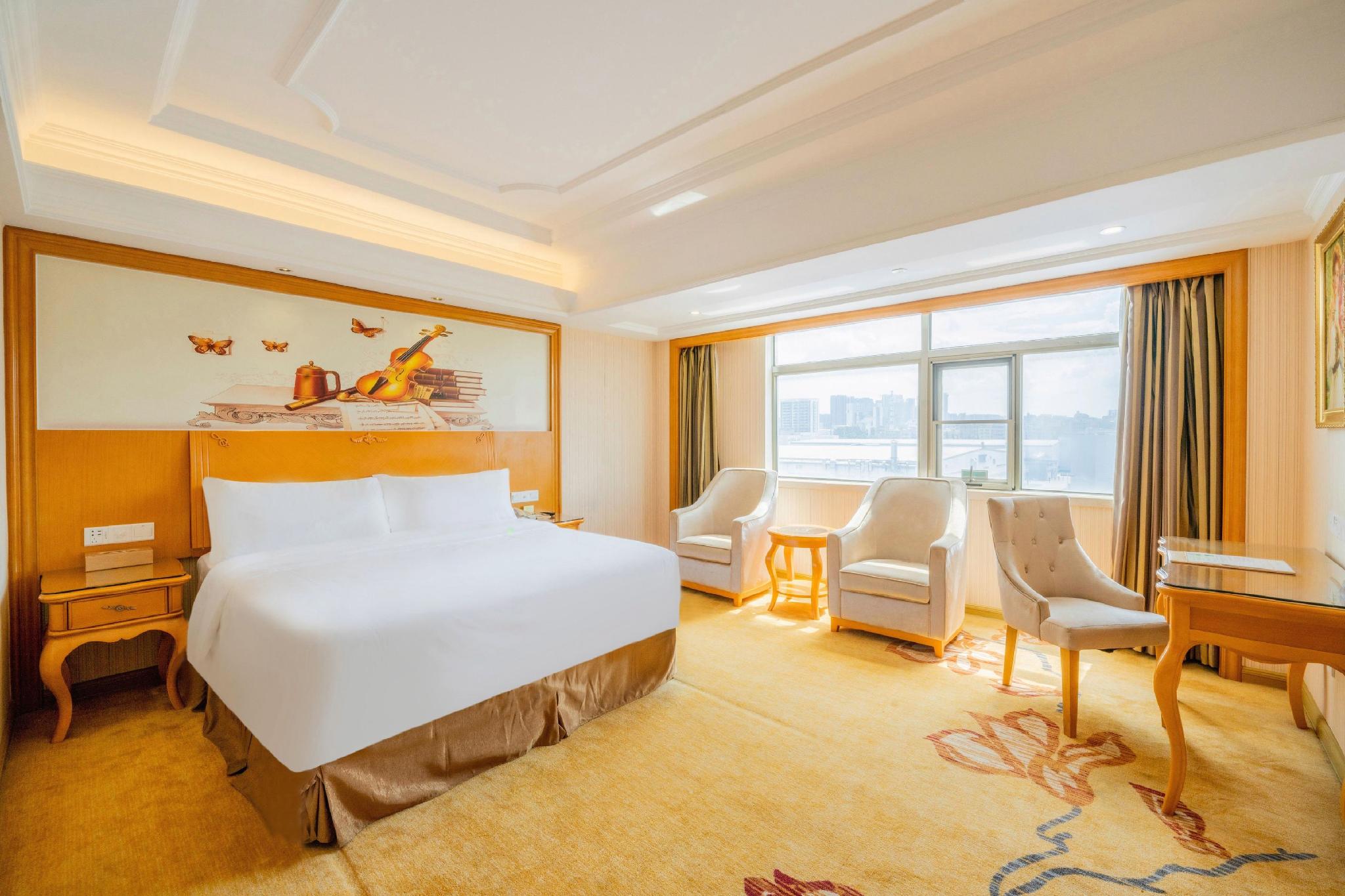 Vienna International Hotel (Shenzhen Fuyong Convention and Exhibition Center) 15/36