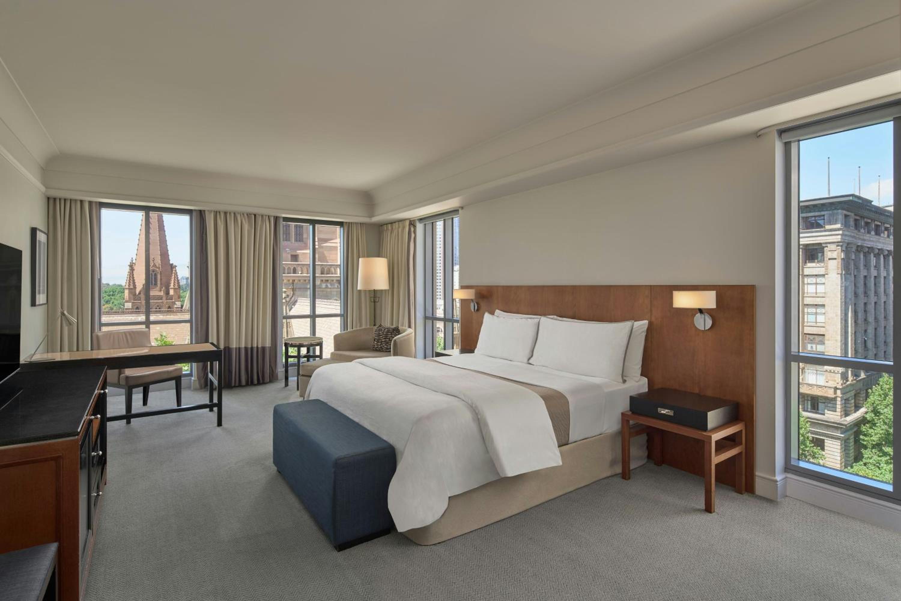 Deluxe, Studio, King Bed, City View, Hot Tub, Corner