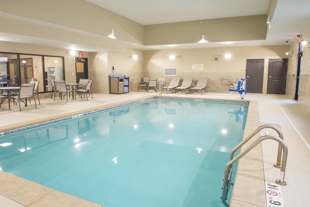 Hawthorn Suites By Wyndham Fargo 3/34