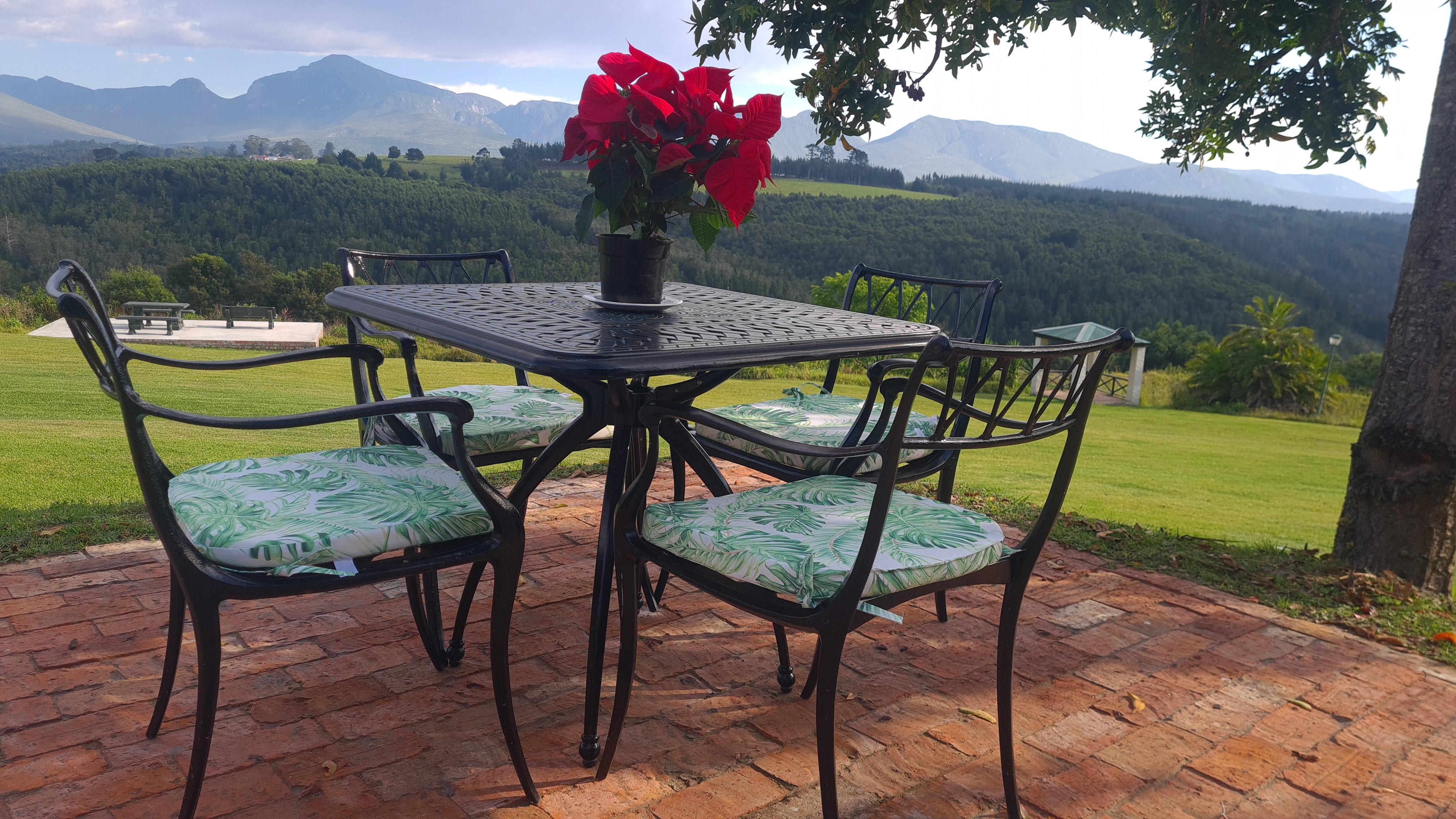 FAR HILLS COUNTRY HOTEL 33/53