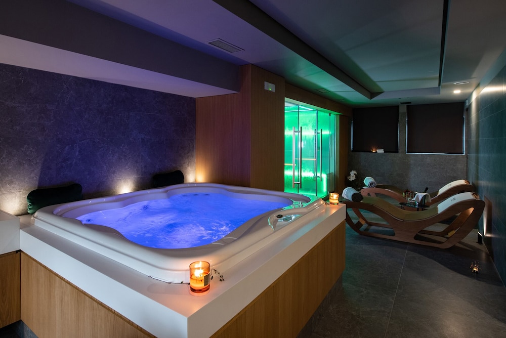 Gold Tower Lifestyle Hotel 34/60