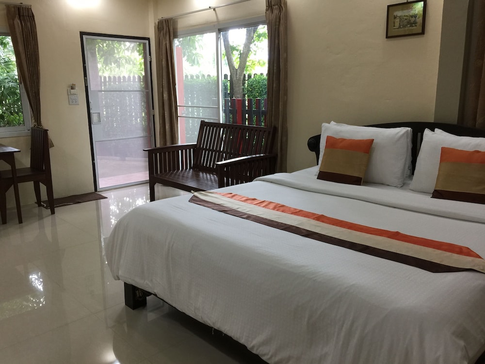 1 BEDROOM, SUPERIOR