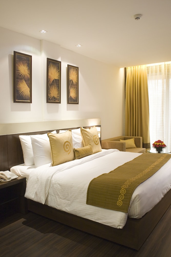 Shervani Nehru Palace Hotel 14/38