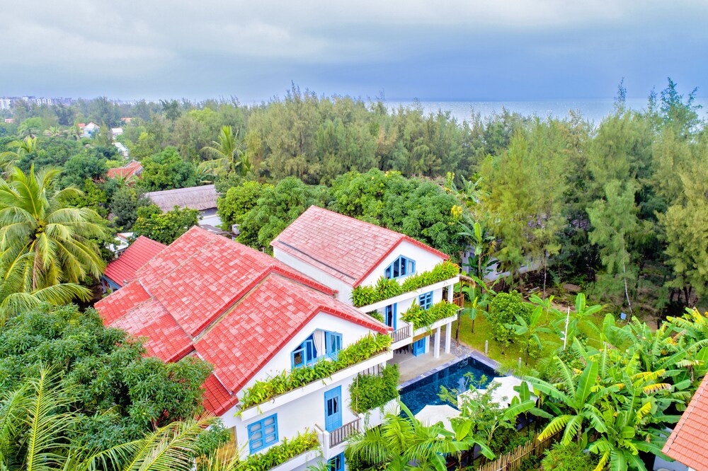 Life Beach Villa 7/64