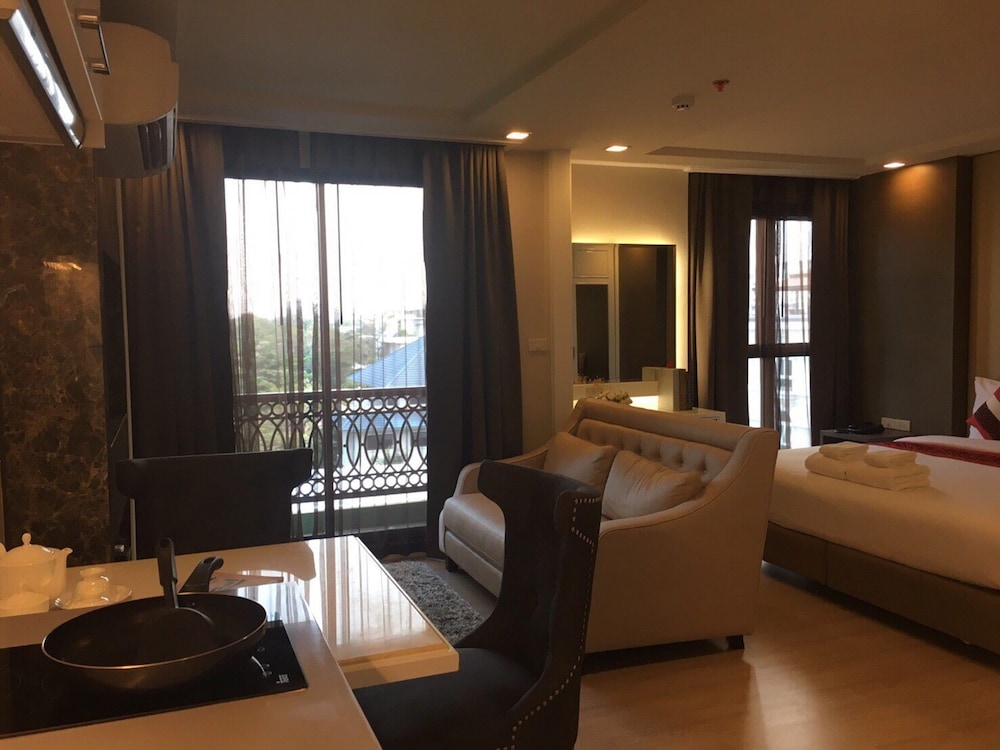 Hope Land Hotel & Residence Sukhumvit 8 55/77