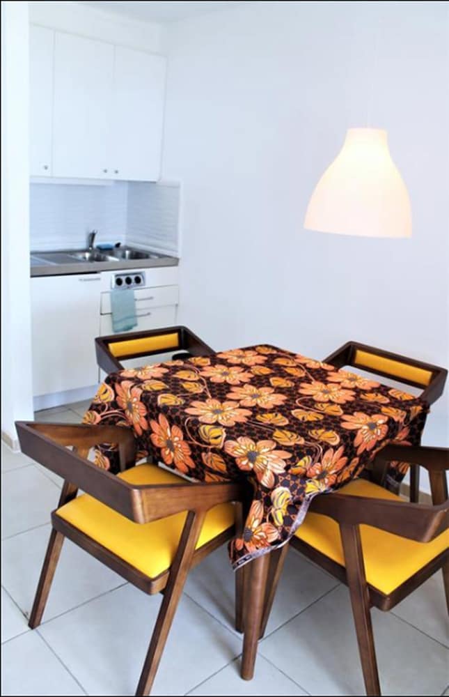 Bungalow Beach Hotel 40/58