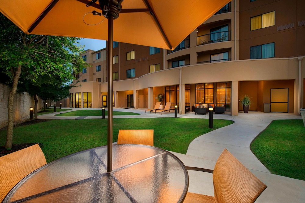 Courtyard By Marriott San Antonio Seaworld Lackland in SAN ANTONIO - TX