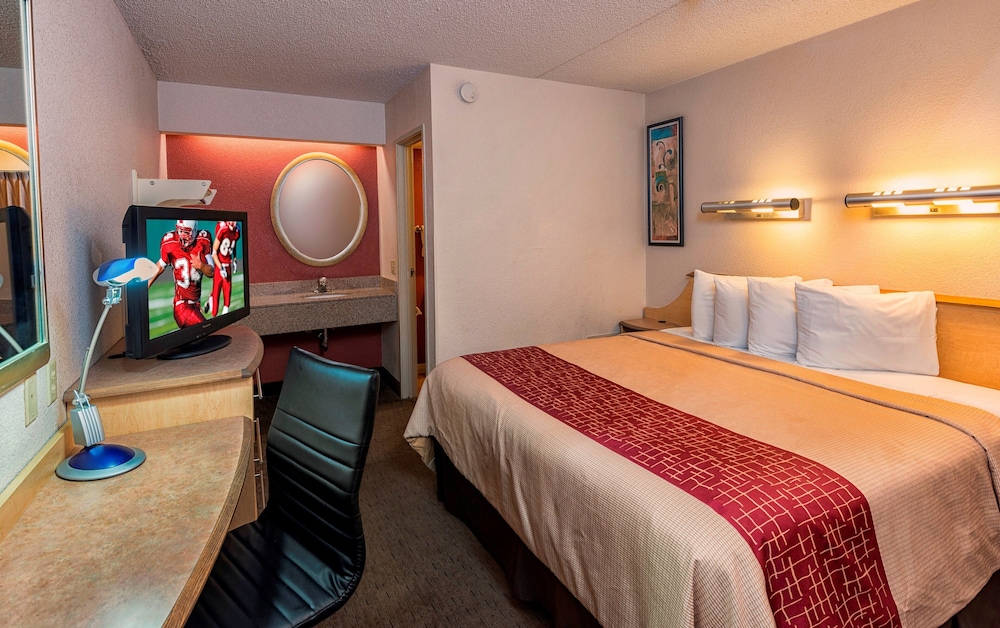 Red Roof Inn Buffalo - Hamburg/ I-90 3/15