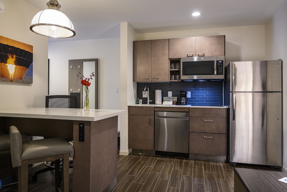 Hyatt House Indianapolis / Fishers 59/68