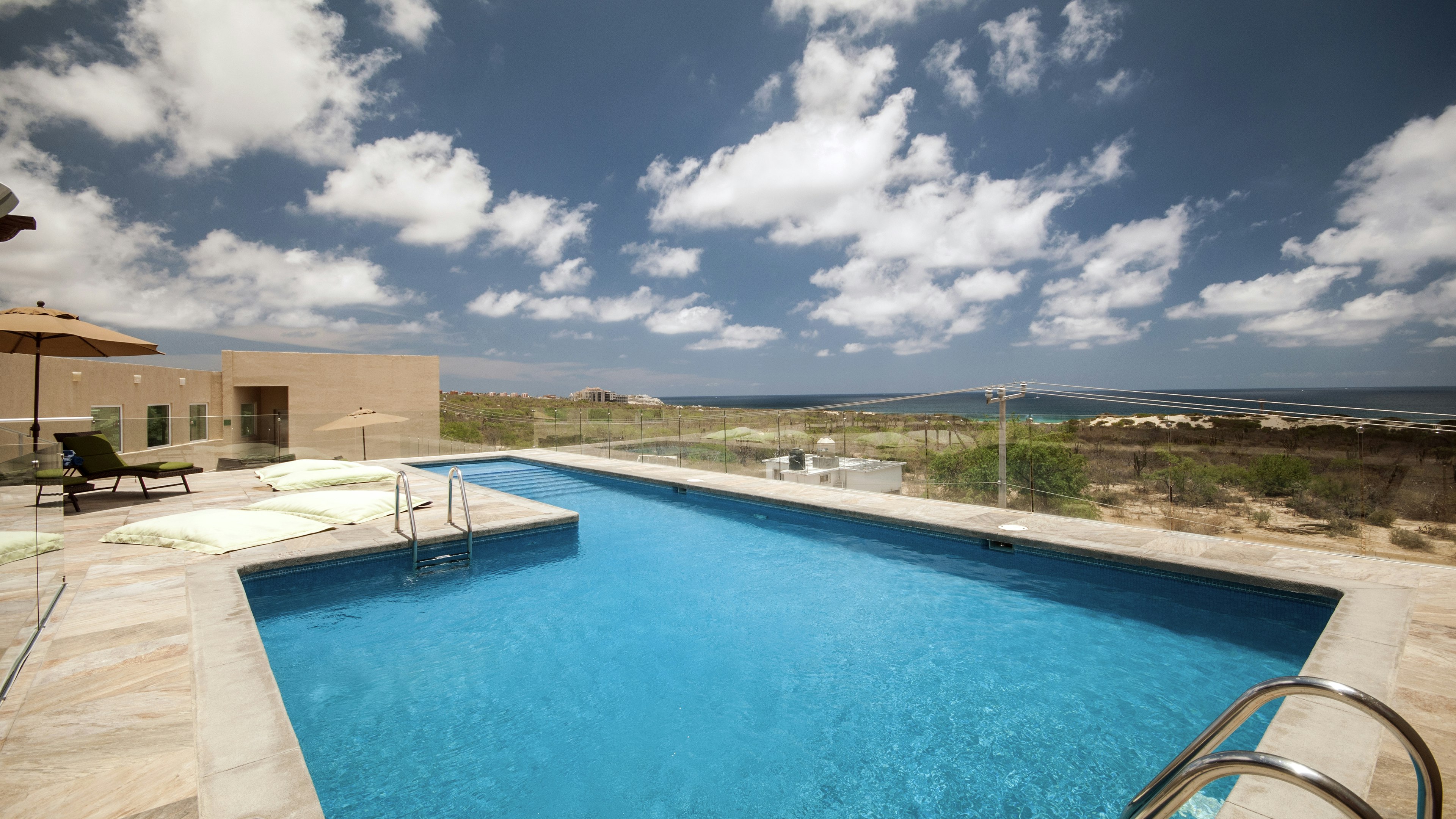 Holiday Inn Express Cabo San Lucas 48/71
