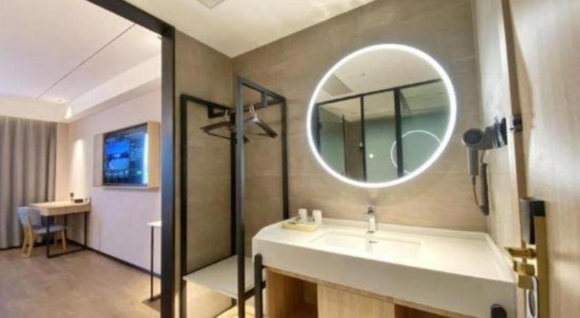 Greentree Inn Hangzhou Linan Wanma Road Express Hotel 41/42