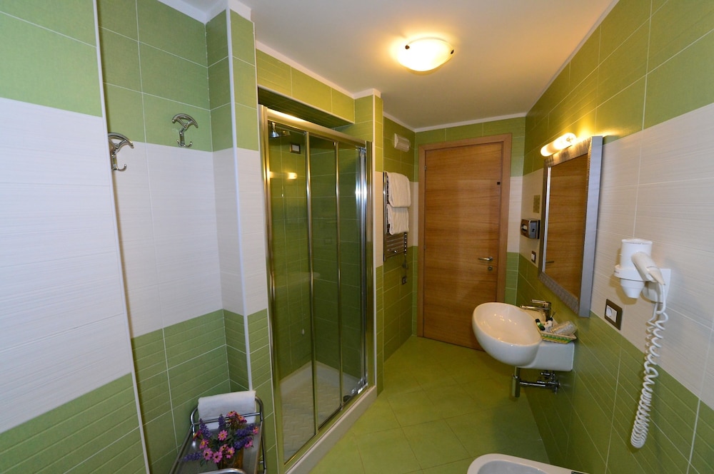 Relais Parallelo 41 34/38