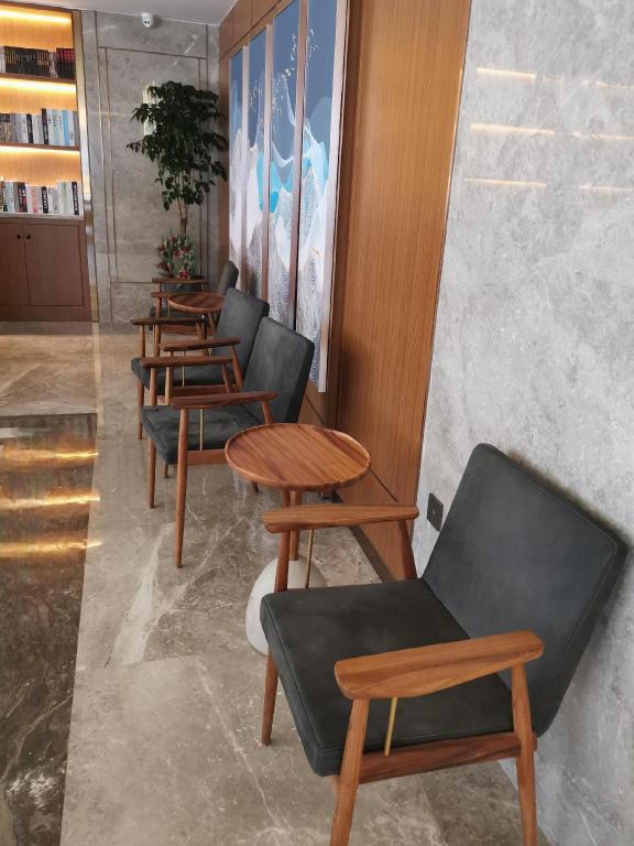 Yitel Collection (Beijing Yonghe Temple Hepingli Metro Station) 42/50