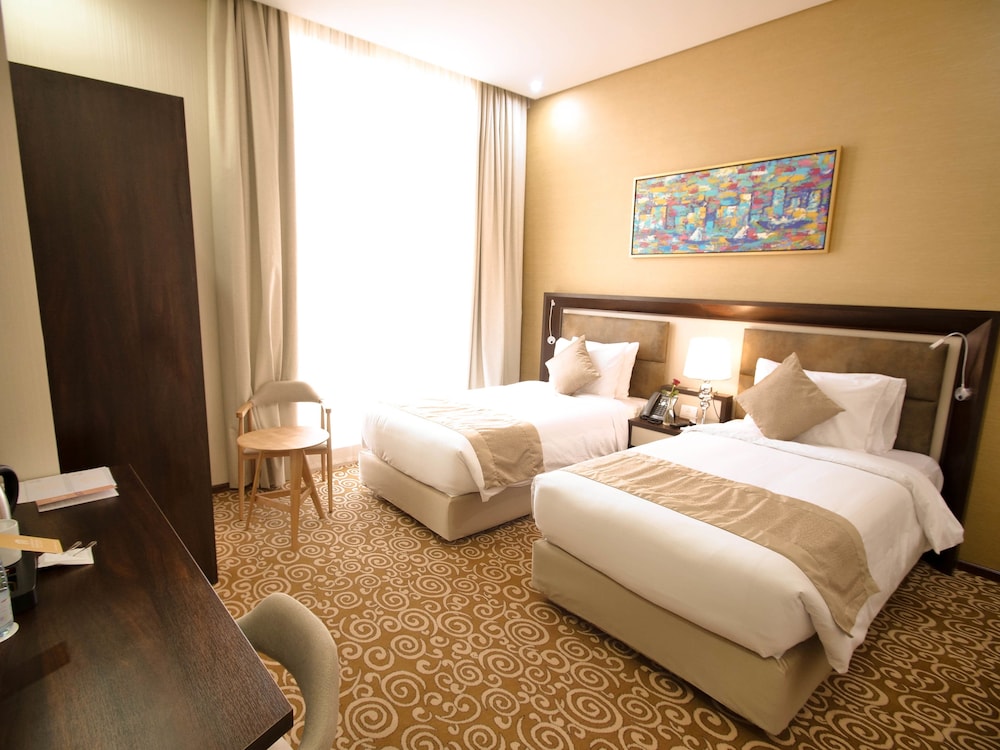 فندق كراون روز(Crown Rose hotel) 10/53