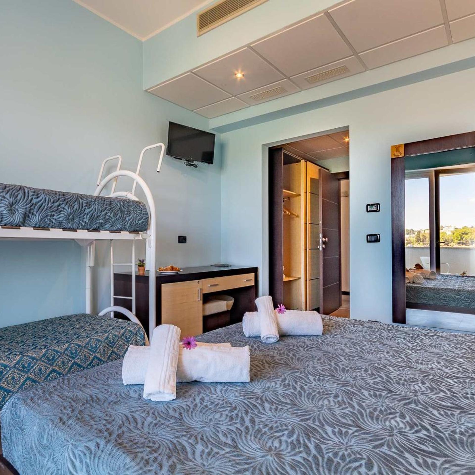 Room, Quadruple, Country View, Balcony