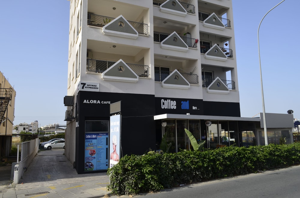 Alora Apartments 2/50