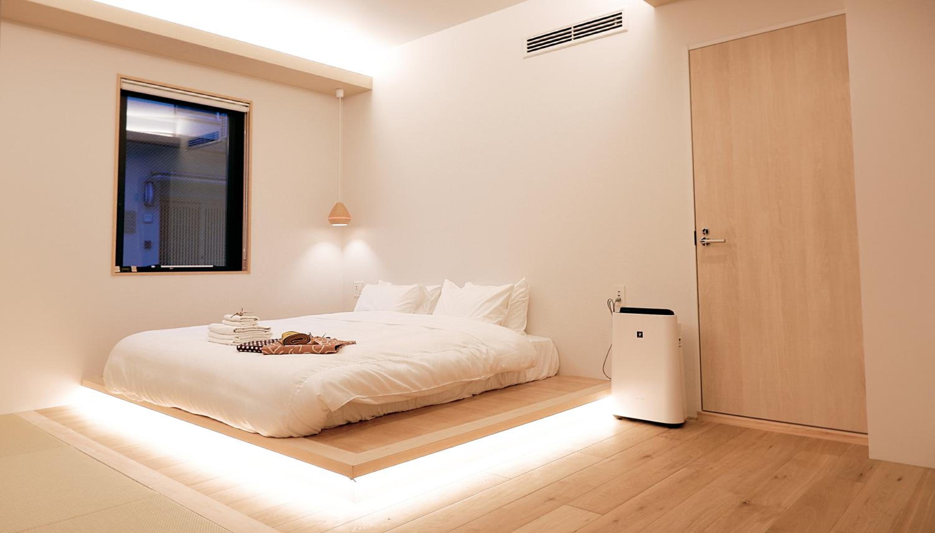 Room, King Bed